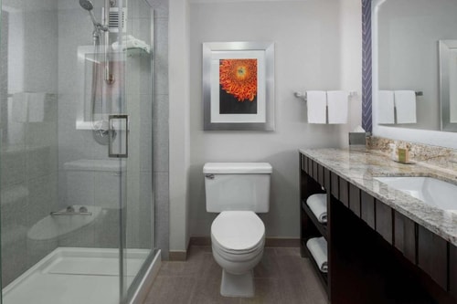 King Room Near Kezar Life Sciences SAN 6 Luxury Bookings