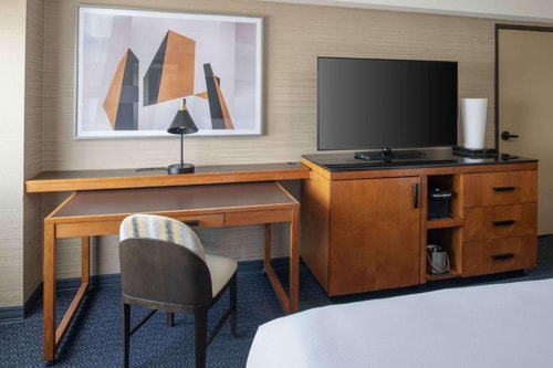 King Room Near Kezar Life Sciences SAN 2 Luxury Bookings