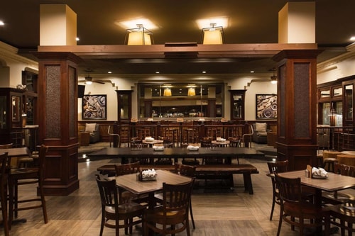 Queen Suite Near Tesla Supercharger SAN 5 Luxury Bookings