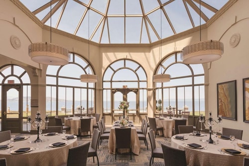 Queen Suite Near Tesla Supercharger SAN 11 Luxury Bookings