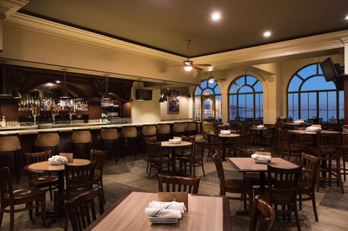 Queen Suite Near Tesla Supercharger SAN 13 Luxury Bookings