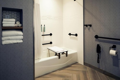 Queen Studio Near Bayside Manor Park SAN 8 Luxury Bookings