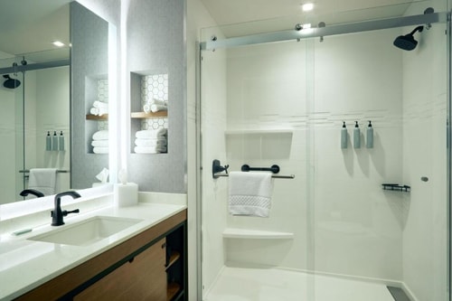 Queen Studio Near Bayside Manor Park SAN 6 Luxury Bookings