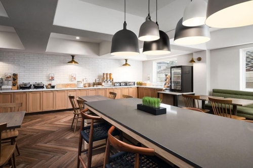 King Room Near Hiller Aviation Museum SAN 12 Luxury Bookings