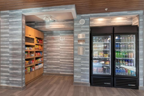 King Room Near Rockaway Beach SAN 7 Luxury Bookings