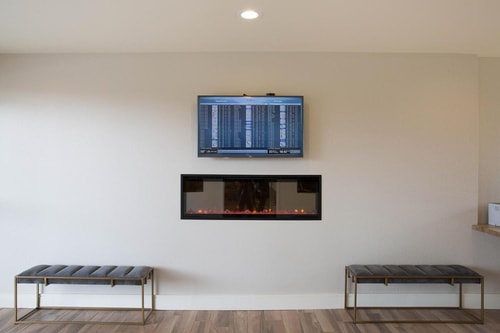 Deluxe Queen Room Near Shell SAN 6 Luxury Bookings