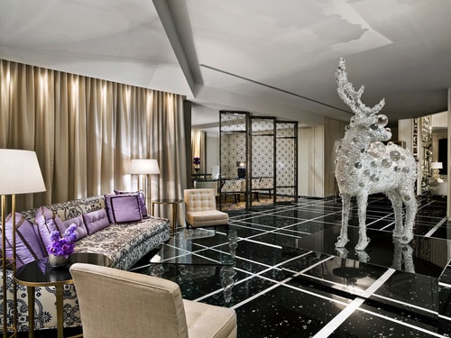 Deluxe King Room Near Atlantikos MIA 6 Luxury Bookings