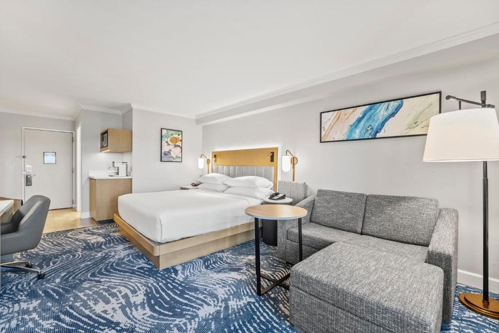 Premium Room Near Scandalous Artistry Salon ORL Luxury Bookings