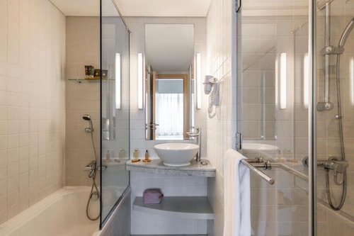 Suite Room Near Mall of Emirates Al Barsha Dubai 3 Luxury Bookings