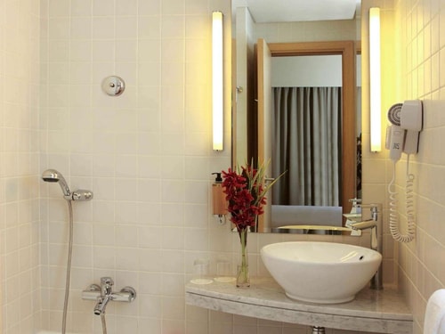 Suite Room Near Mall of Emirates Al Barsha Dubai 4 Luxury Bookings