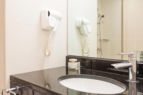 Standard Room Near Mall of Emirates Dubai 3 Luxury Bookings