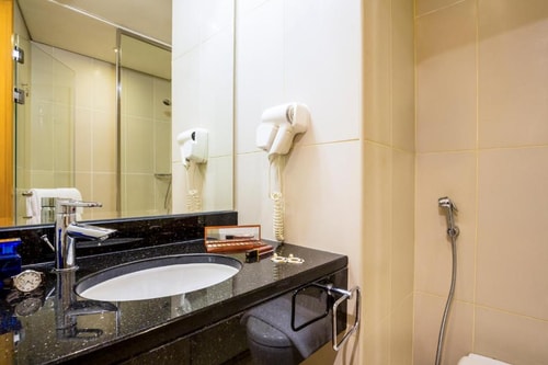 Standard Room Near Mall of Emirates Dubai 4 Luxury Bookings