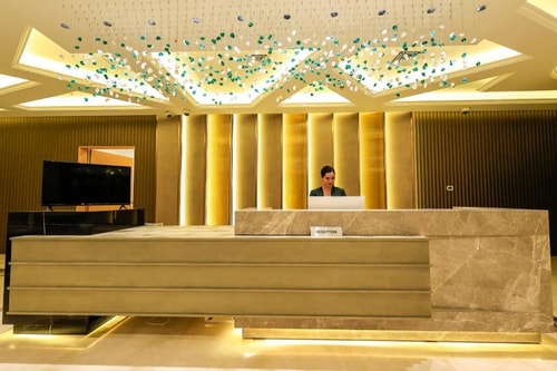 Premier King Room Near Al Ghurair Centre 4 Luxury Bookings