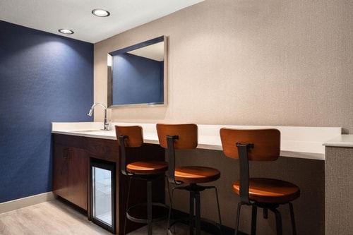 Guest Room Near McDonalds SAN 12 Luxury Bookings