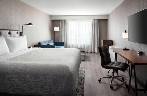 Guest Room Near McDonalds SAN Luxury Bookings