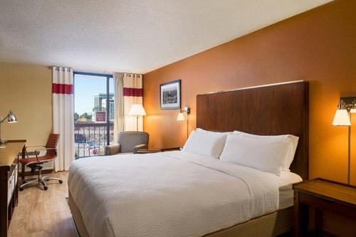 Guest Room Near Dennys SAN Luxury Bookings