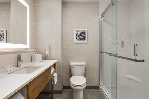 King Studio Suite Near Marina Liquor SAN 3 Luxury Bookings