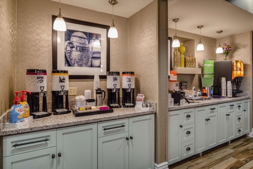 Deluxe King Room Near Jack Drago Park SAN 12 Luxury Bookings