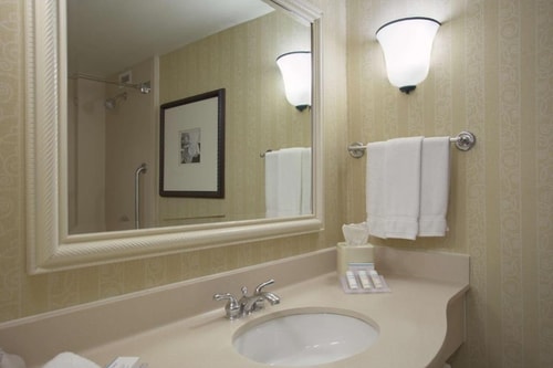 King Room Near Twist Bioscience SAN 3 Luxury Bookings
