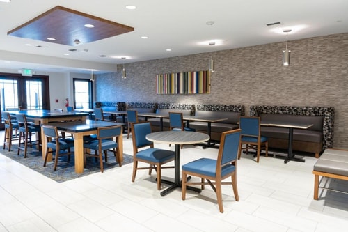 King Room Near Equator Coffees SAN 9 Luxury Bookings