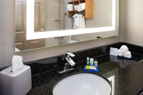 King Room Near Niles College SAN 1 Luxury Bookings