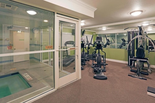 Standard King Room Near Lucent Education SAN 5 Luxury Bookings