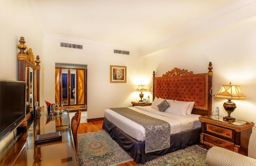 Deluxe Room Near The Waves Residence Dubai 16 Luxury Bookings
