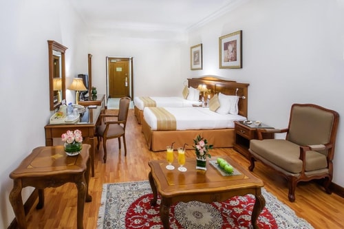 Deluxe Room Near Mashreq ATM By Luxury Bookings 5 Luxury Bookings