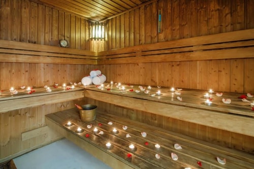 Deluxe Room Near Mashreq ATM By Luxury Bookings 15 Luxury Bookings