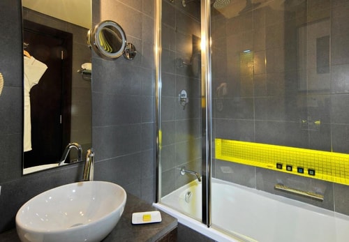 Classic Room Near Tea Stall 4 Luxury Bookings