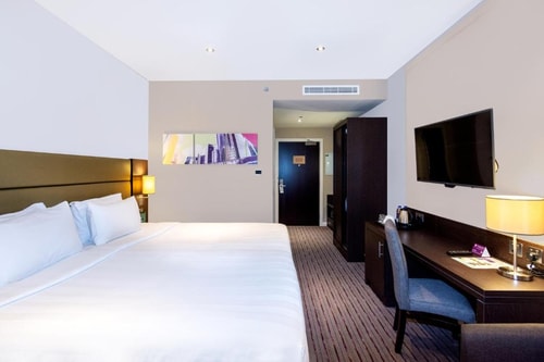 Double Room Near AlJadaf Metro By Luxury Bookings 2 Luxury Bookings