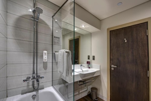 Double Room Near Mandi Man By Luxury Bookings 6 Luxury Bookings