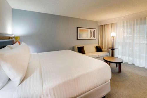 Guest Room Near Costco Business Center SAN 2 Luxury Bookings