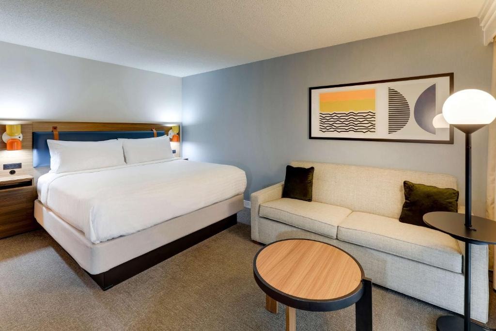 Guest Room Near Costco Business Center SAN Luxury Bookings