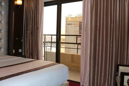 Standard Room Near Dubai star international 3 Luxury Bookings