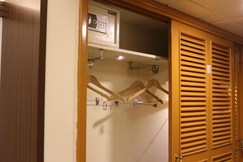 Standard Room Near Dubai star international 7 Luxury Bookings