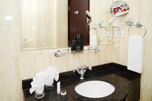 Standard Room Near Nesto Hypermarket Ac 2 Luxury Bookings