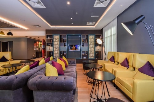Double Room Near The Petshop DIP Megastore 16 Luxury Bookings