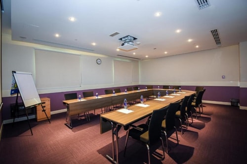 Double Room Near The Petshop DIP Megastore 19 Luxury Bookings