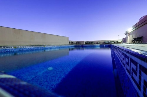 Premier King Room Near By Al Dana Centre 19 Luxury Bookings