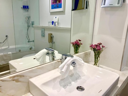 Classic Room Near Al Nasr Ice Rink 13 Luxury Bookings