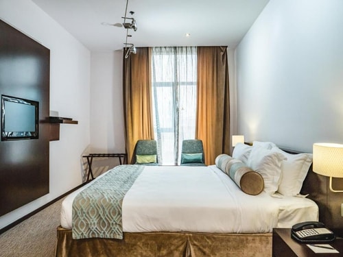 Two Bedroom Apartment Near Marina Walkway Luxury Bookings