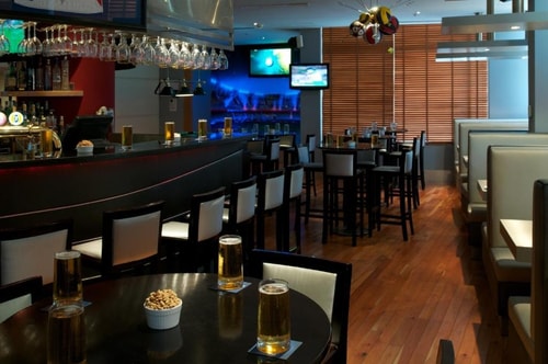 Deluxe Room Near Al Barsha Pond Park Dubai 8 Luxury Bookings