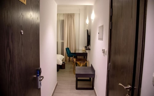 Superior Room Near Traditional Souq Naif Deira 17 Luxury Bookings