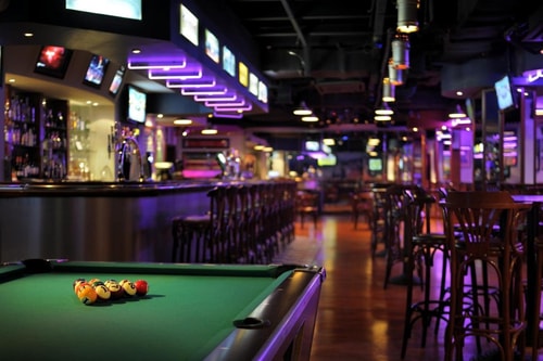 standard King Bedroom Nearby Hamarain Center 9 Luxury Bookings