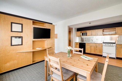 King Studio Near Soundscape Park MIA 2 Luxury Bookings