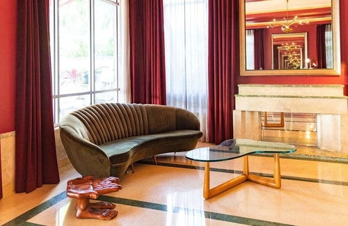 One Bedroom Suite Near Soundscape Park MIA 8 Luxury Bookings