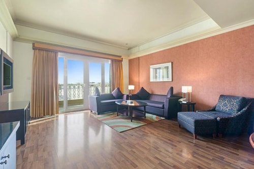One Bedroom Apartment Near Pak Darbar Restaurant 2 Luxury Bookings