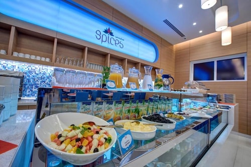 Deluxe Room Near Al Maya Supermarket 11 Luxury Bookings
