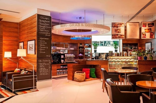 Classic King Room Near Al Maya Supermarket Mankhol 8 Luxury Bookings